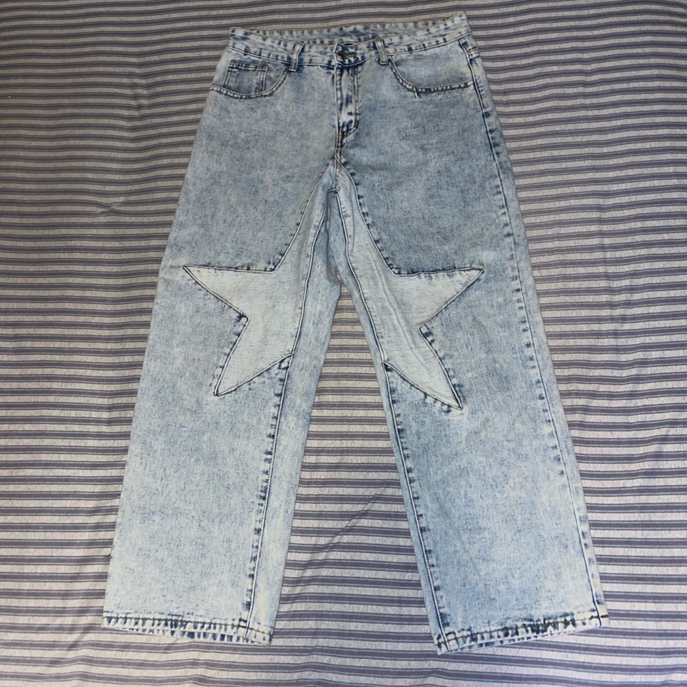 Star patch acid wash jeans